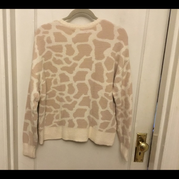New Loft Animal Spotted v-neck sweater. - Picture 2 of 3